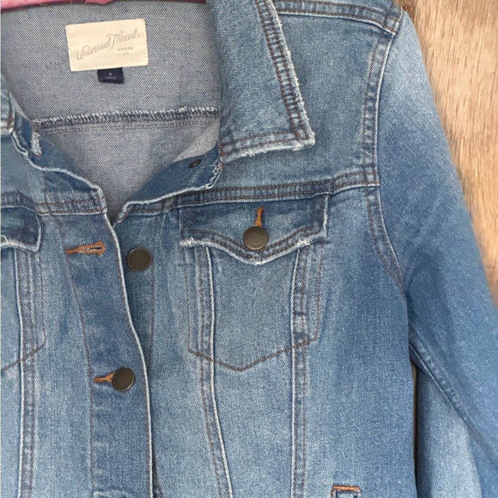 Universal Thread Classic Medium Blue Denim Jacket Size Small - Picture 4 of 12